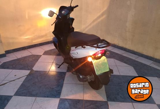 Motos - Kymco Agility 125 2023 Nafta 8000Km - En Venta