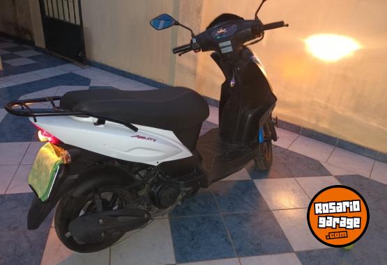 Motos - Kymco Agility 125 2023 Nafta 8000Km - En Venta