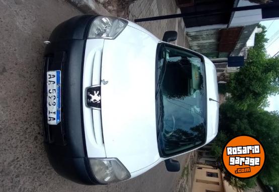 Utilitarios - Peugeot Partner 2016 GNC 148000Km - En Venta