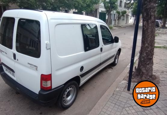 Utilitarios - Peugeot Partner 2016 GNC 148000Km - En Venta