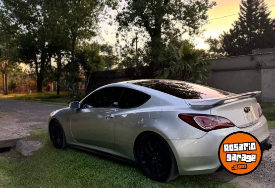 Autos - Hyundai genesis 2014 Nafta 112000Km - En Venta