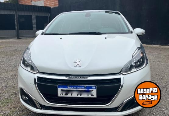 Autos - Peugeot 208 2019 Nafta 58000Km - En Venta