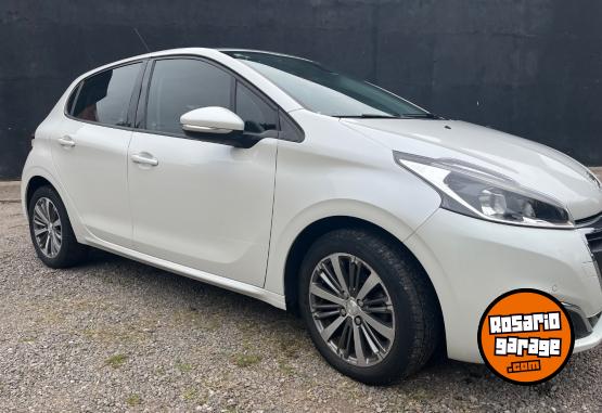 Autos - Peugeot 208 2019 Nafta 58000Km - En Venta