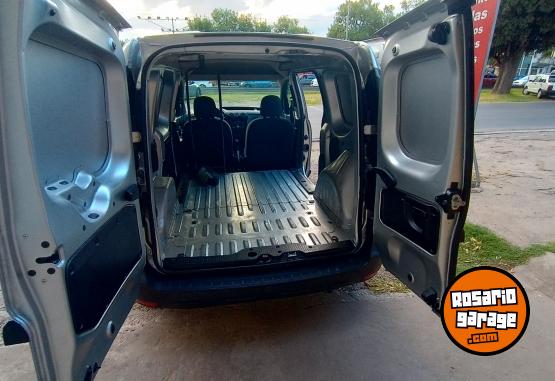 Utilitarios - Renault KANGOO PARTNER BERLINGO 2018 Diesel 137000Km - En Venta