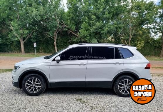 Camionetas - Volkswagen TIGUAN AT 7ASIENTOS 2019 Nafta 80000Km - En Venta