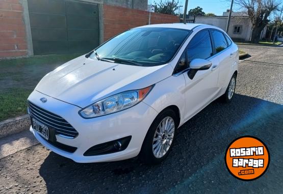 Autos - Ford FIESTA KD TITANIUM 2016 Nafta 103000Km - En Venta