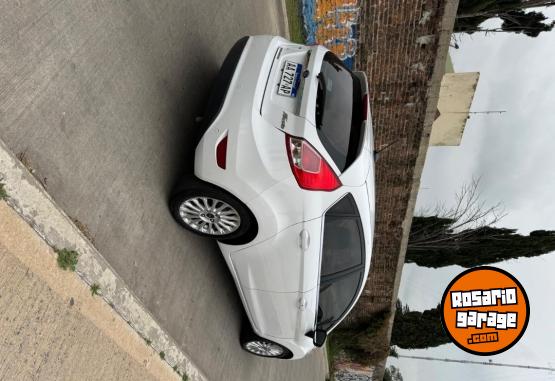 Autos - Ford Fiesta Titanium 2017 Nafta 139000Km - En Venta