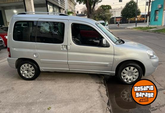 Utilitarios - Citroen BERLINGO XTR HDI 2017 Diesel  - En Venta