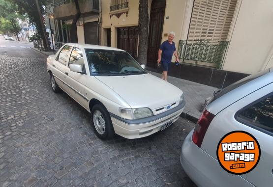 Autos - Ford Orion ghia 1996 Nafta 97000Km - En Venta