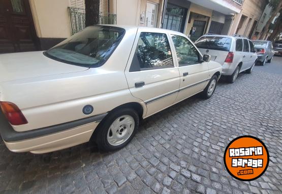 Autos - Ford Orion ghia 1996 Nafta 97000Km - En Venta