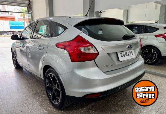 Autos - Ford Focus Titanium 5P 2014 Nafta 140000Km - En Venta