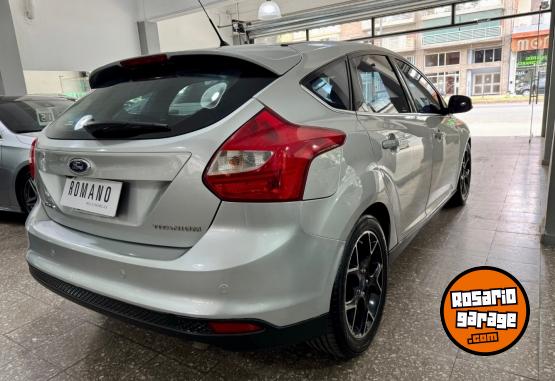 Autos - Ford Focus Titanium 5P 2014 Nafta 140000Km - En Venta