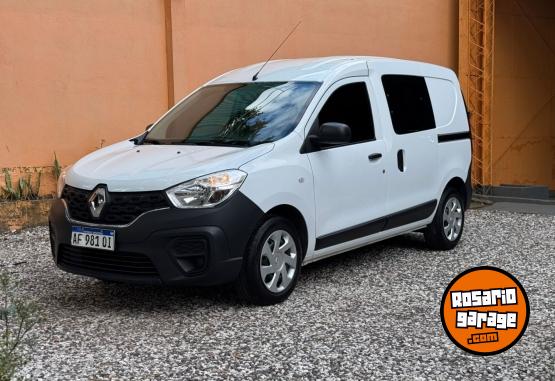 Utilitarios - Renault KANGOO 5 ASIENTOS 2023 Nafta 22000Km - En Venta