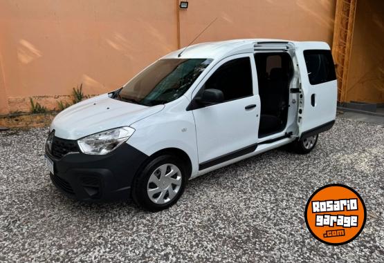 Utilitarios - Renault KANGOO 5 ASIENTOS 2023 Nafta 22000Km - En Venta