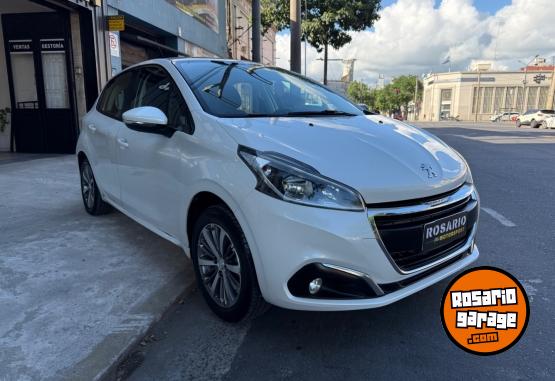 Autos - Peugeot 208 2017 Nafta 98130Km - En Venta