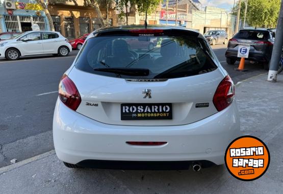 Autos - Peugeot 208 2017 Nafta 98130Km - En Venta