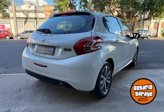 Autos - Peugeot 208 2017 Nafta 98130Km - En Venta