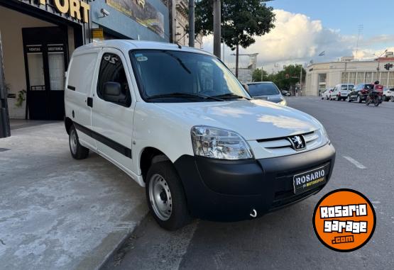 Utilitarios - Peugeot partner 2022 GNC 16000Km - En Venta