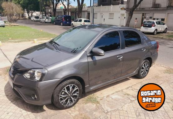 Autos - Toyota Etios 2021 Nafta 80000Km - En Venta