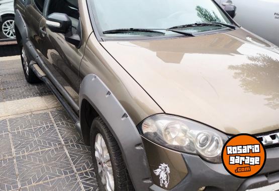 Camionetas - Fiat STRADA Adventure 2014 Nafta 121000Km - En Venta