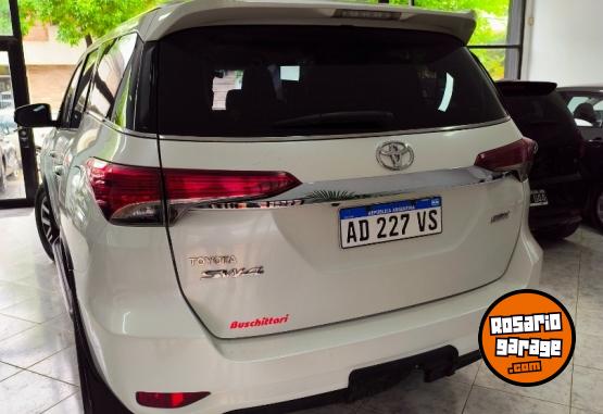 Camionetas - Toyota TOYOTA HILUX SW4 2018 Diesel 127000Km - En Venta