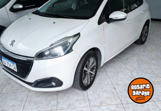 Autos - Peugeot 208 allure 2016 Nafta 112000Km - En Venta