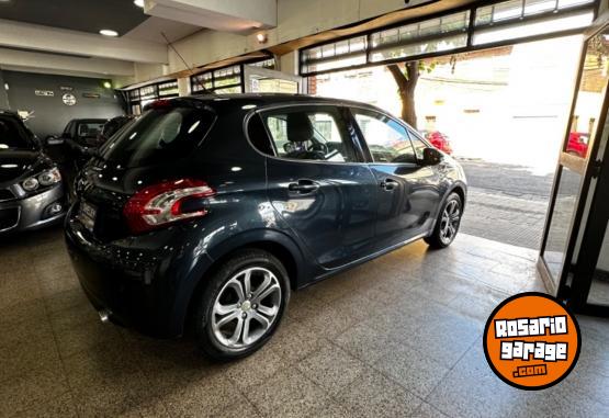 Autos - Peugeot 208 2014 Nafta 89000Km - En Venta