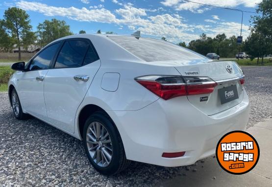 Autos - Toyota Corolla XEI pack CVT 2017 Nafta 80000Km - En Venta