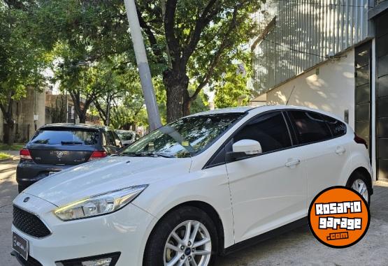 Autos - Ford Focus SE 2.0 Hatch 2017 Nafta 132000Km - En Venta