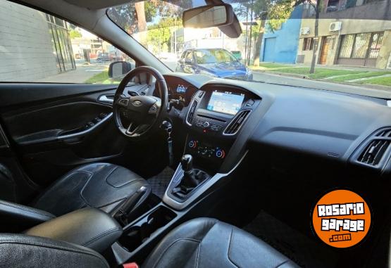 Autos - Ford Focus SE 2.0 Hatch 2017 Nafta 132000Km - En Venta