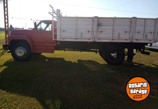 Camiones y Gras - Ford 7000 - En Venta