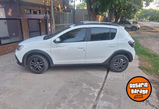 Autos - Renault Santero stepway 2020 GNC 121000Km - En Venta