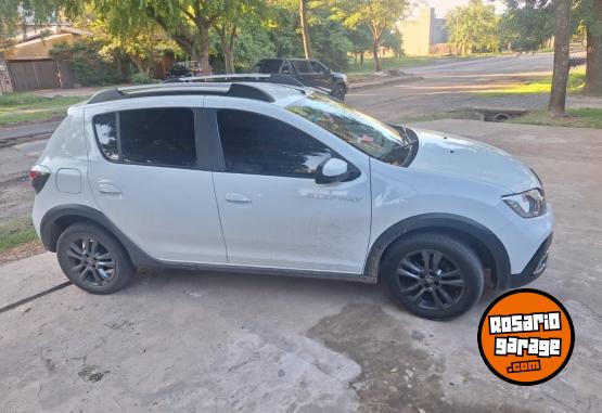 Autos - Renault Santero stepway 2020 GNC 121000Km - En Venta