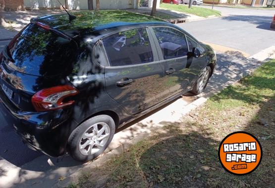 Autos - Peugeot 208 2013 Nafta 116000Km - En Venta