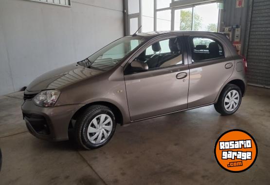 Autos - Toyota ETIOS XS 2018 Nafta 75000Km - En Venta