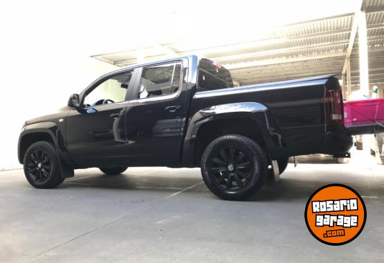 Camionetas - Volkswagen Amarok 4x4 black Edition 2017 Diesel 155000Km - En Venta