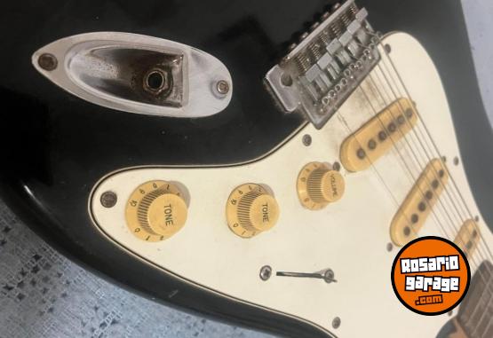 Instrumentos Musicales - Guitarra Squier II Stratocaster de Fender - En Venta