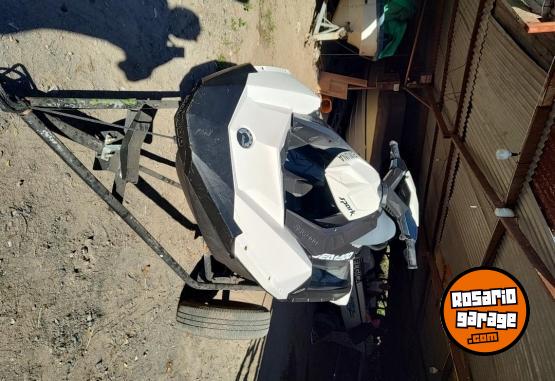 Embarcaciones - Moto de agua Sea doo spark 90hp - En Venta