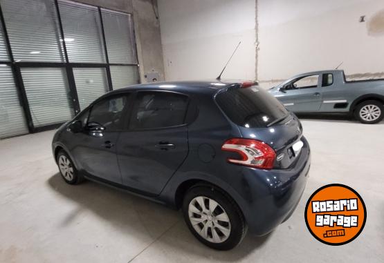 Autos - Peugeot 208 2013 Nafta 90000Km - En Venta