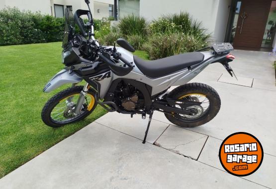 Motos - Voge RALLY 300 2024 Nafta 8200Km - En Venta