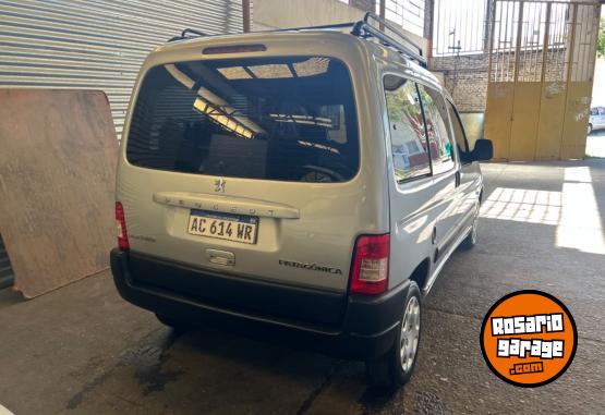 Utilitarios - Peugeot Partner Patagonica HDI 5 2018 Diesel 120000Km - En Venta