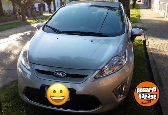 Autos - Ford Fiesta Kinetic Titanium 2013 Nafta 110000Km - En Venta