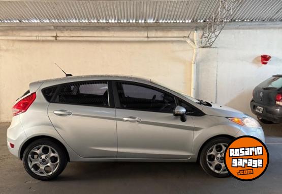 Autos - Ford Fiesta Kinetic Titanium 2013 Nafta 110000Km - En Venta