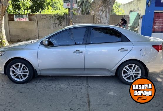 Autos - Kia Cerato 2011 Nafta 117000Km - En Venta