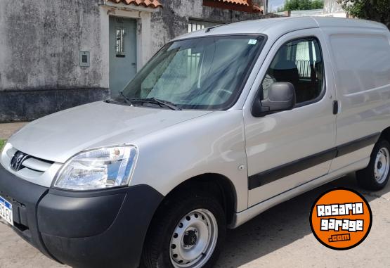 Utilitarios - Peugeot PARNERT FURGON DIESEL 1.6 2017 Diesel 126523Km - En Venta