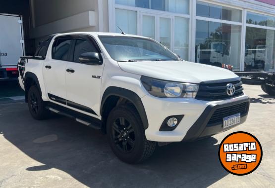 Camionetas - Toyota Hilux SRV 2018 Diesel 140000Km - En Venta