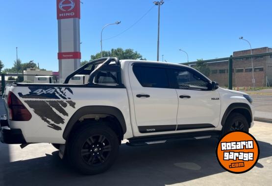 Camionetas - Toyota Hilux SRV 2018 Diesel 140000Km - En Venta