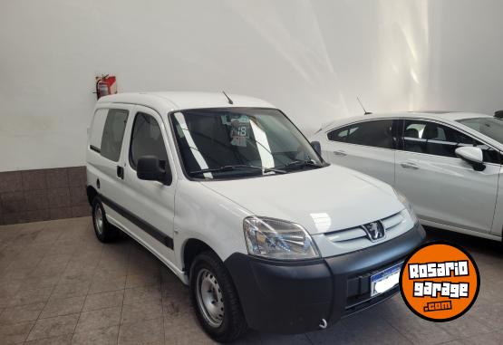 Utilitarios - Peugeot Partner 2018 Diesel 80000Km - En Venta