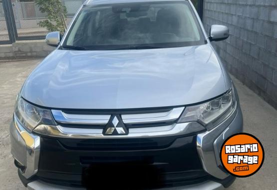 Camionetas - Mitsubishi Outlander 2.4 GLS AWD 2017 Nafta 90000Km - En Venta