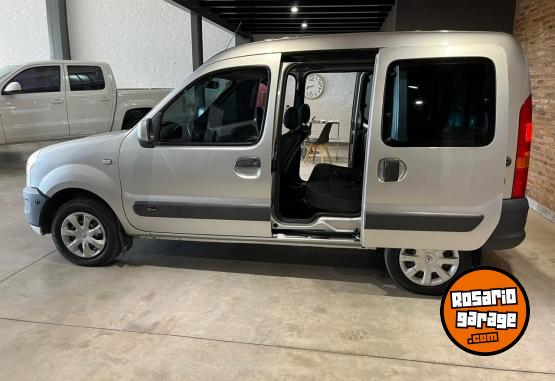 Utilitarios - Renault Kangoo 2018 GNC 153000Km - En Venta